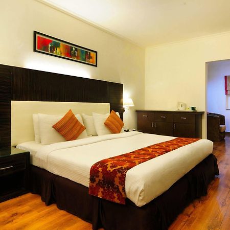 Crossroads Hotel Gurgaon Eksteriør billede