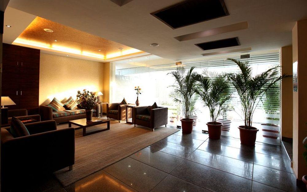 Crossroads Hotel Gurgaon Eksteriør billede