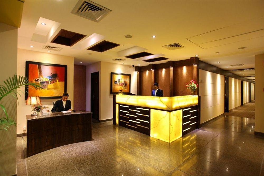 Crossroads Hotel Gurgaon Eksteriør billede