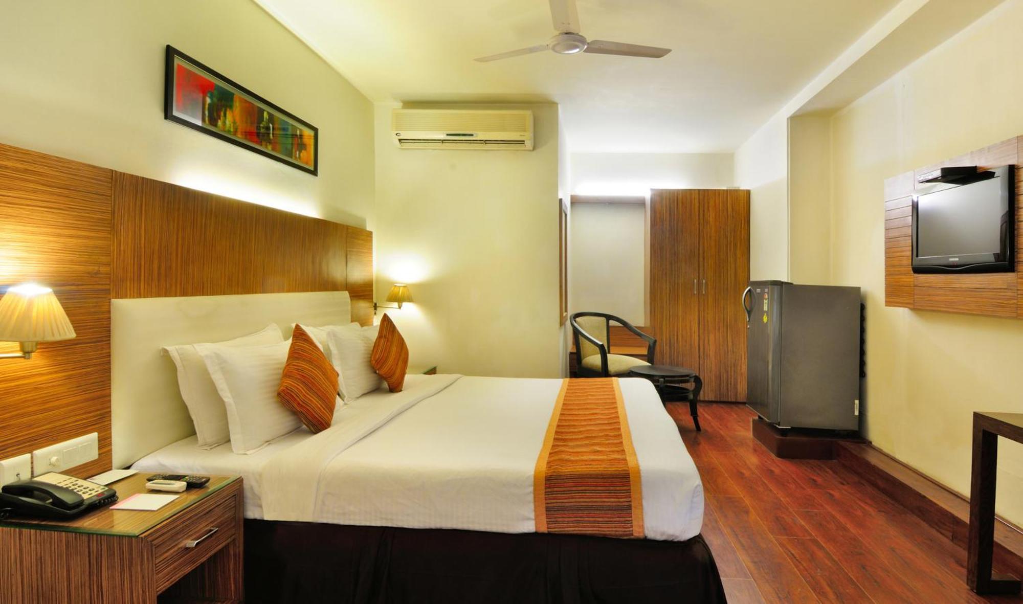 Crossroads Hotel Gurgaon Eksteriør billede