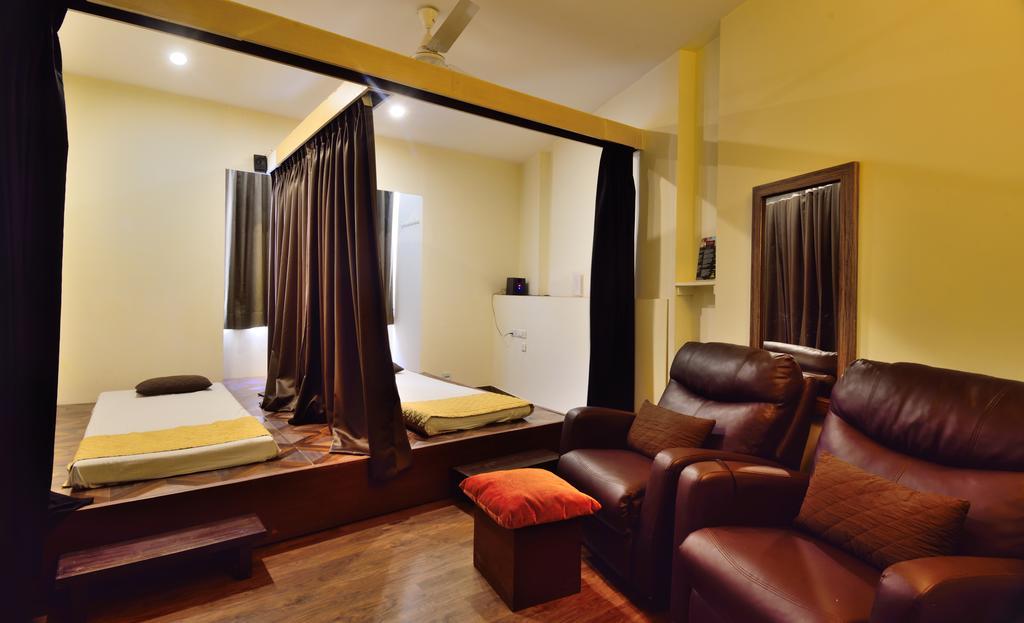Crossroads Hotel Gurgaon Eksteriør billede
