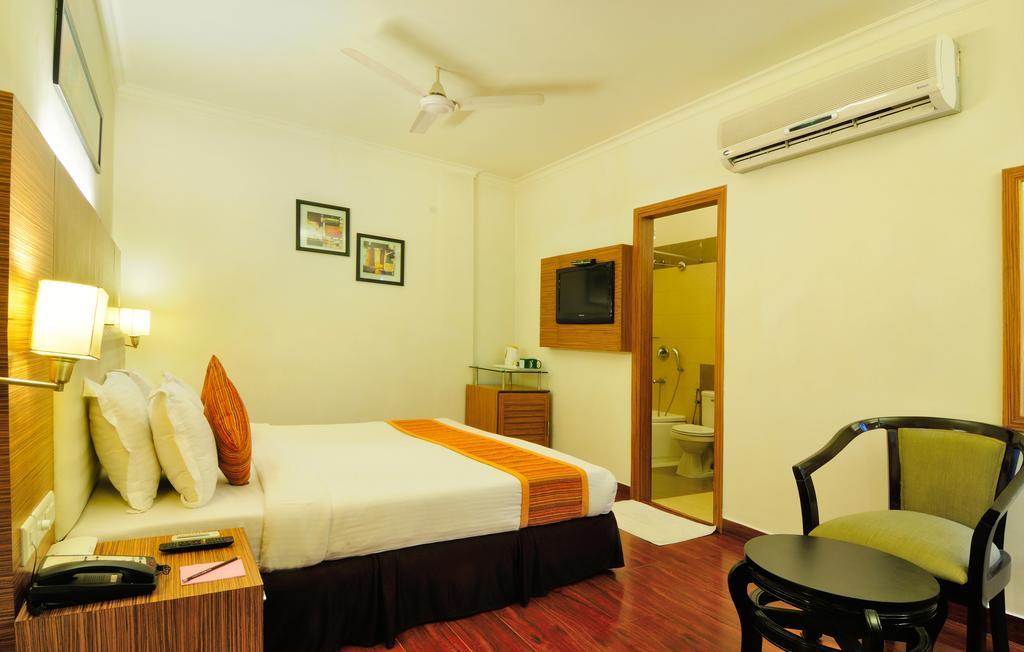 Crossroads Hotel Gurgaon Eksteriør billede