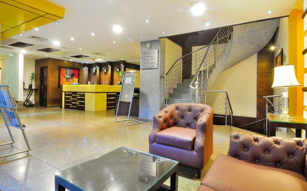 Crossroads Hotel Gurgaon Eksteriør billede